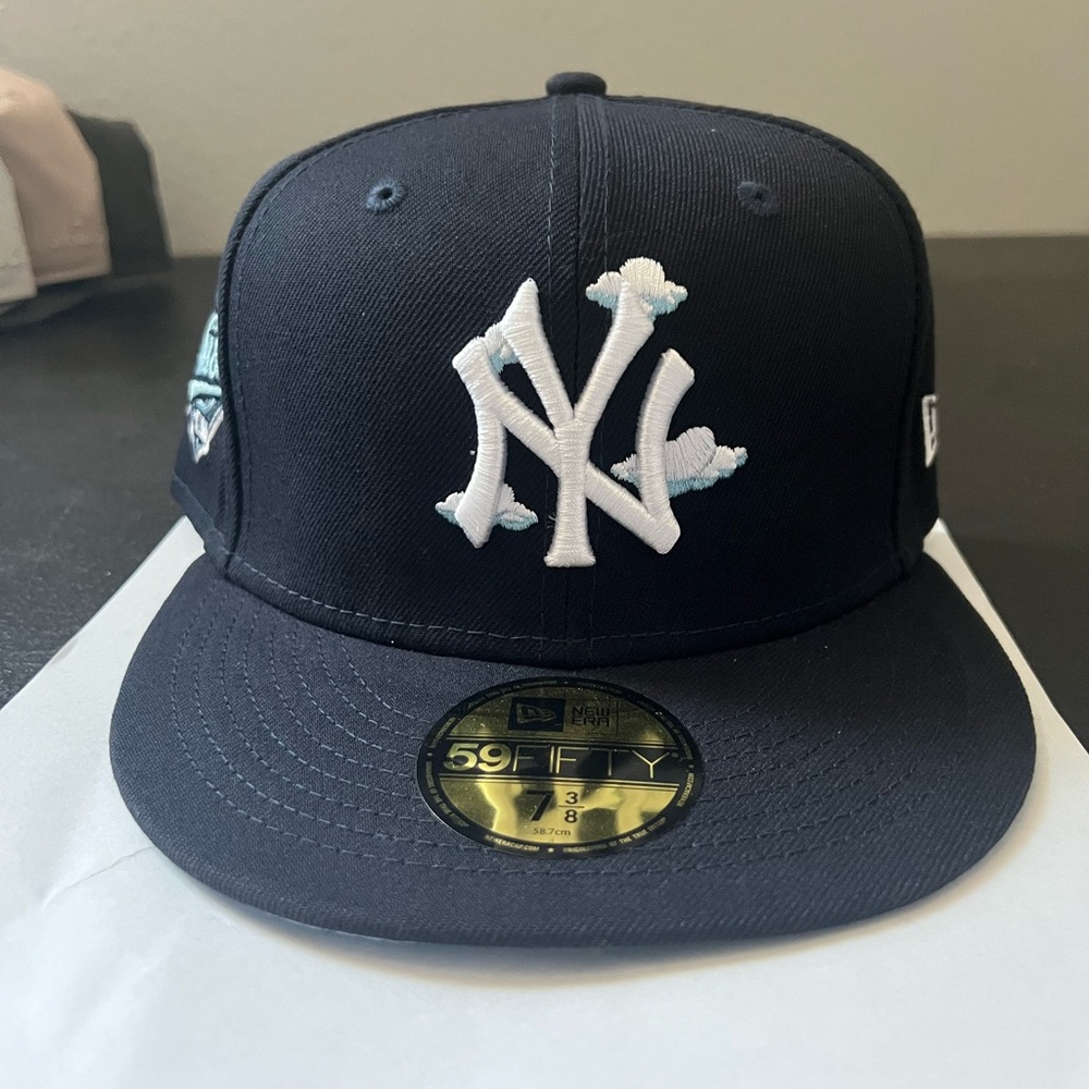 New York Yankees Comic Cloud 7 3/8 Navy Blue New Era 59FIFTY Cap